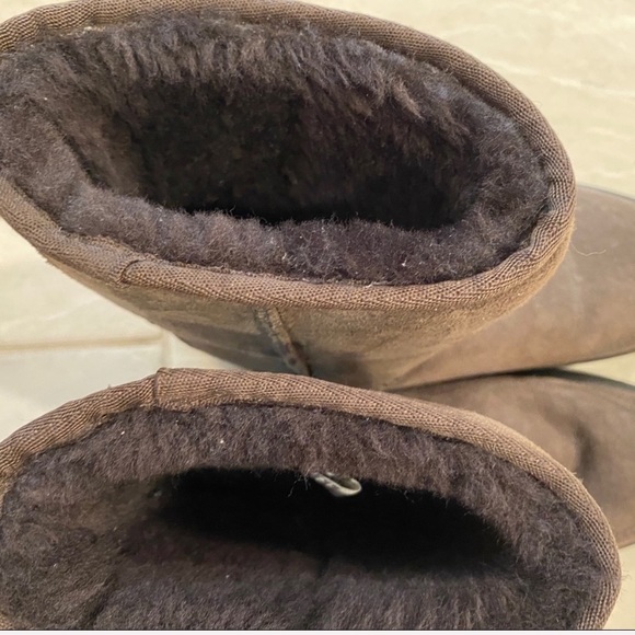 UGG Boots - Picture 5 of 7